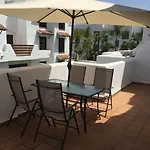 Luxury In Golf Hills, Estepona. Daire