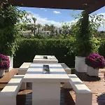 Luxury In Golf Hills, Estepona. Daire